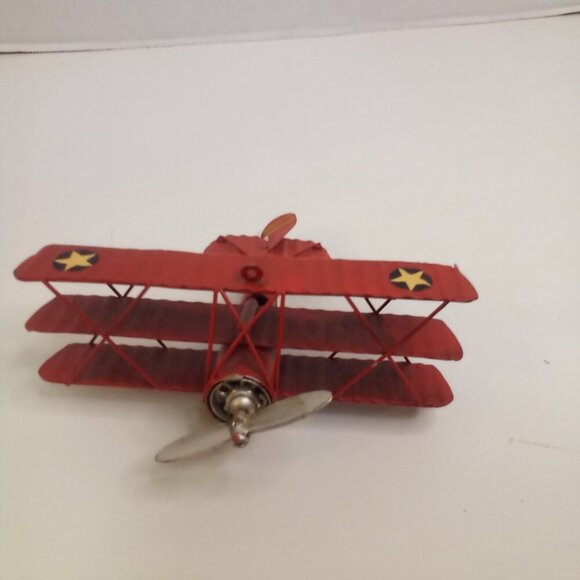 Vintage World War 1 Tri-Plane Airplane Metal Red Decor Model 6" x 6" - Picture 1 of 13